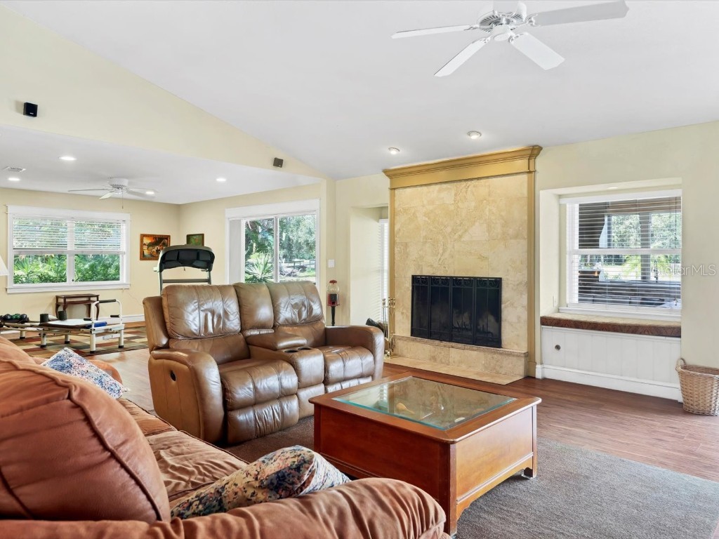 4708 Hidden River Road Sarasota FL 34240 A4671077 image9