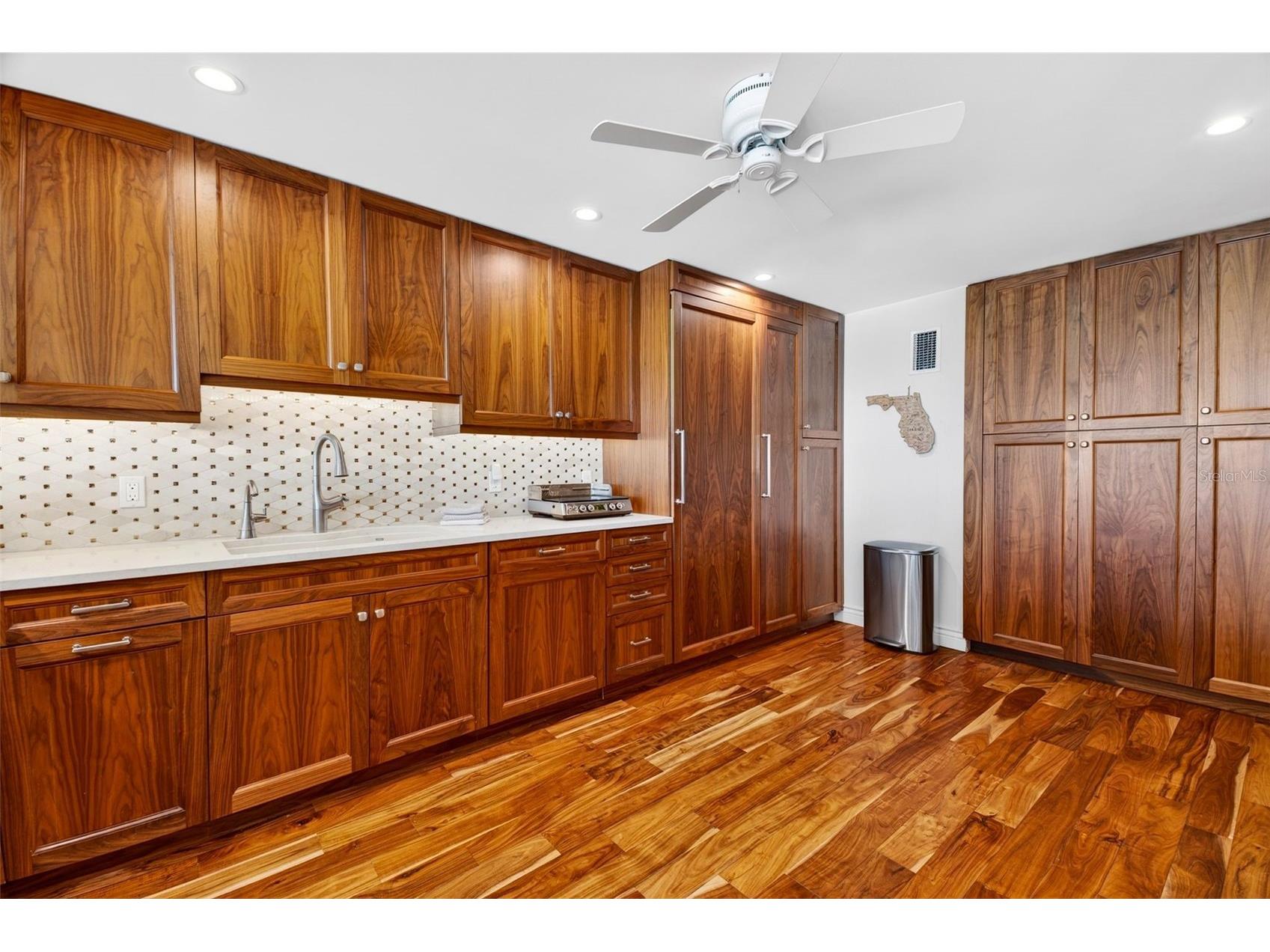 4708 Ocean Boulevard #E4 Sarasota FL 34242 - GULF OF MEXICO AND BIG PASS A4689440 image15