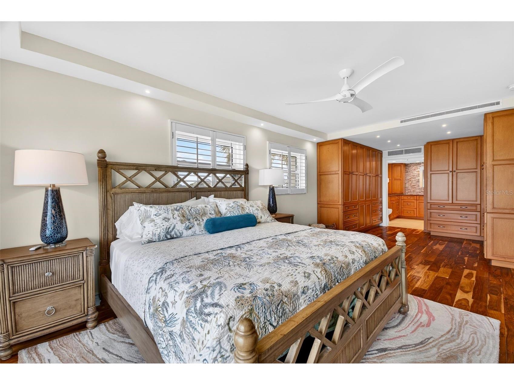 4708 Ocean Boulevard #E4 Sarasota FL 34242 - GULF OF MEXICO AND BIG PASS A4689440 image20