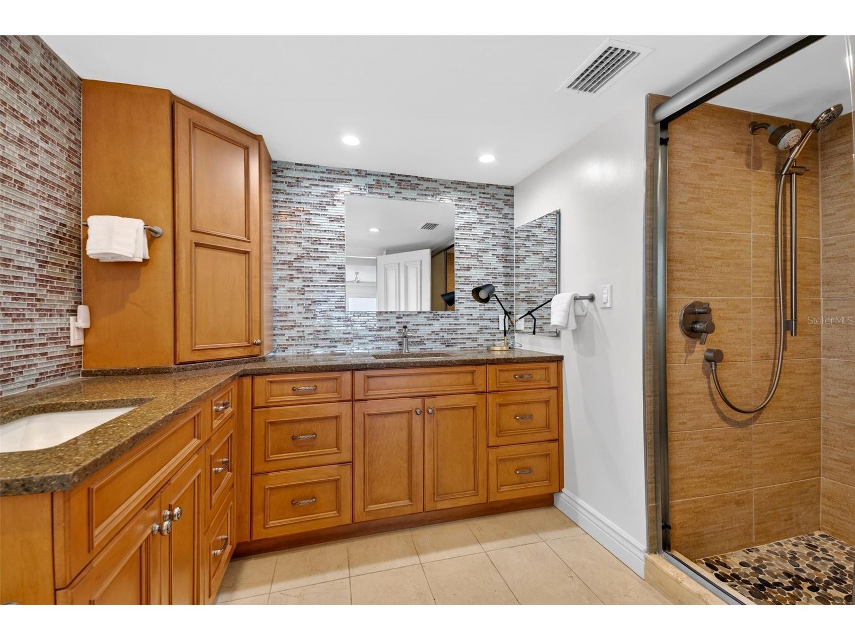 4708 Ocean Boulevard #E4 Sarasota FL 34242 - GULF OF MEXICO AND BIG PASS A4689440 image22