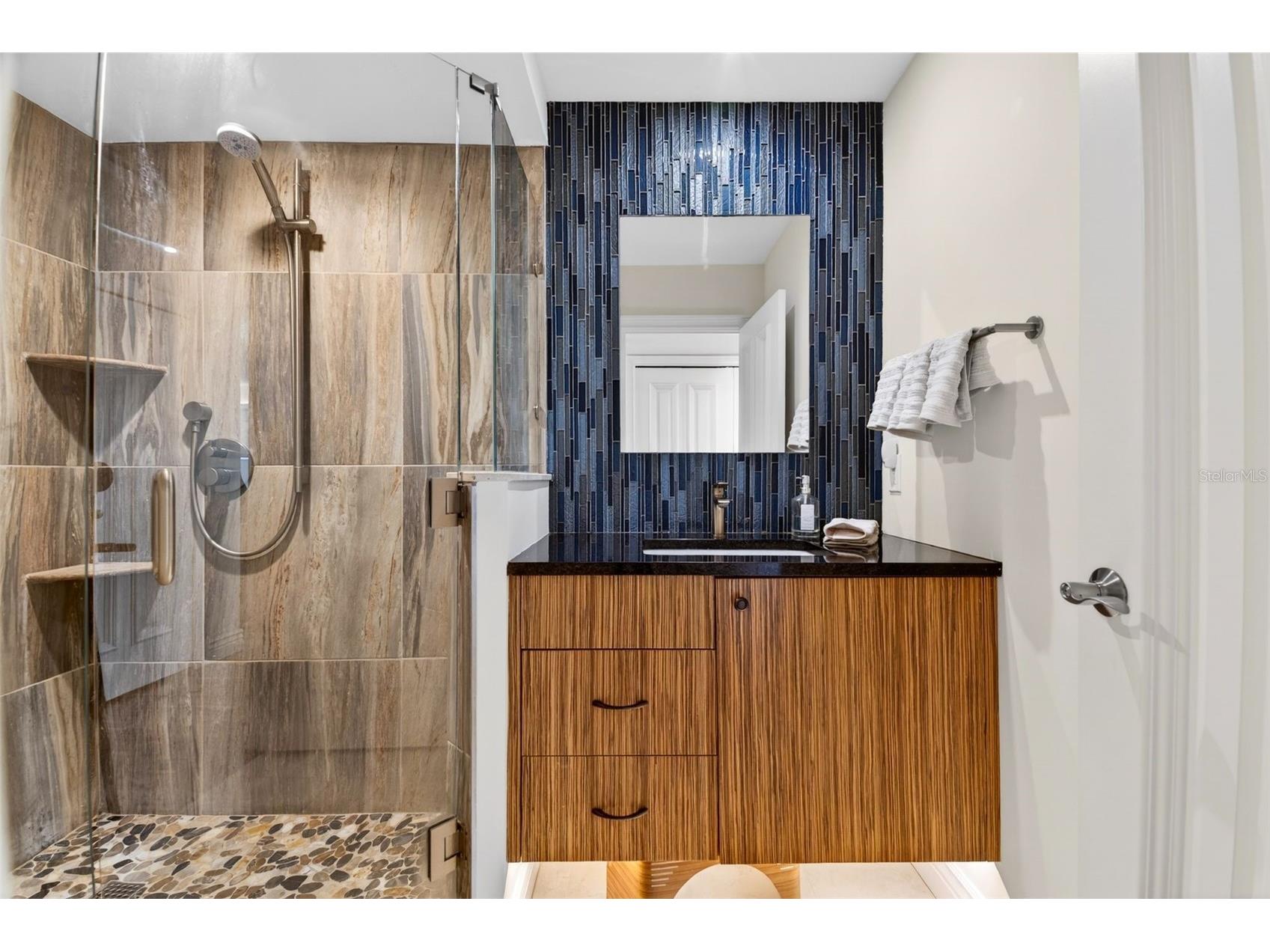 4708 Ocean Boulevard #E4 Sarasota FL 34242 - GULF OF MEXICO AND BIG PASS A4689440 image25