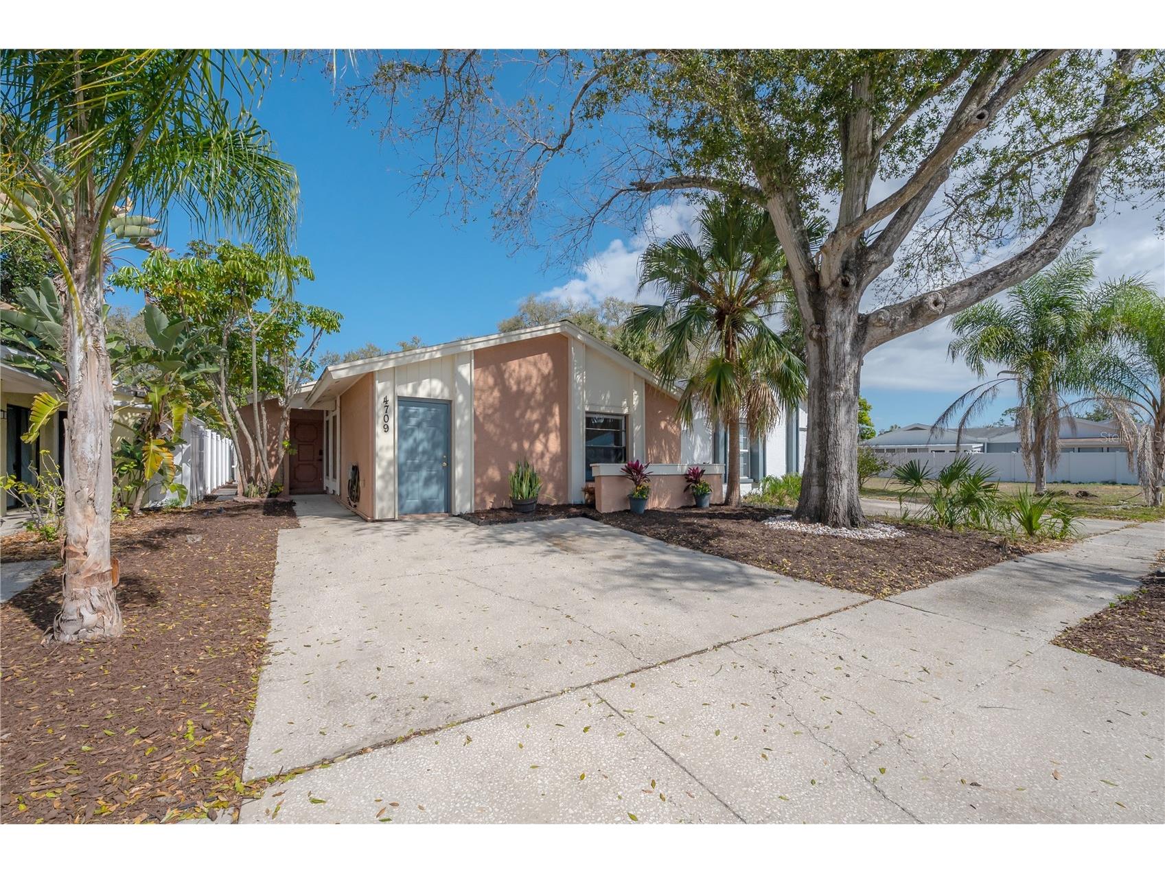 4709 Glenaire Court Tampa FL 33624 TB8482265 image1