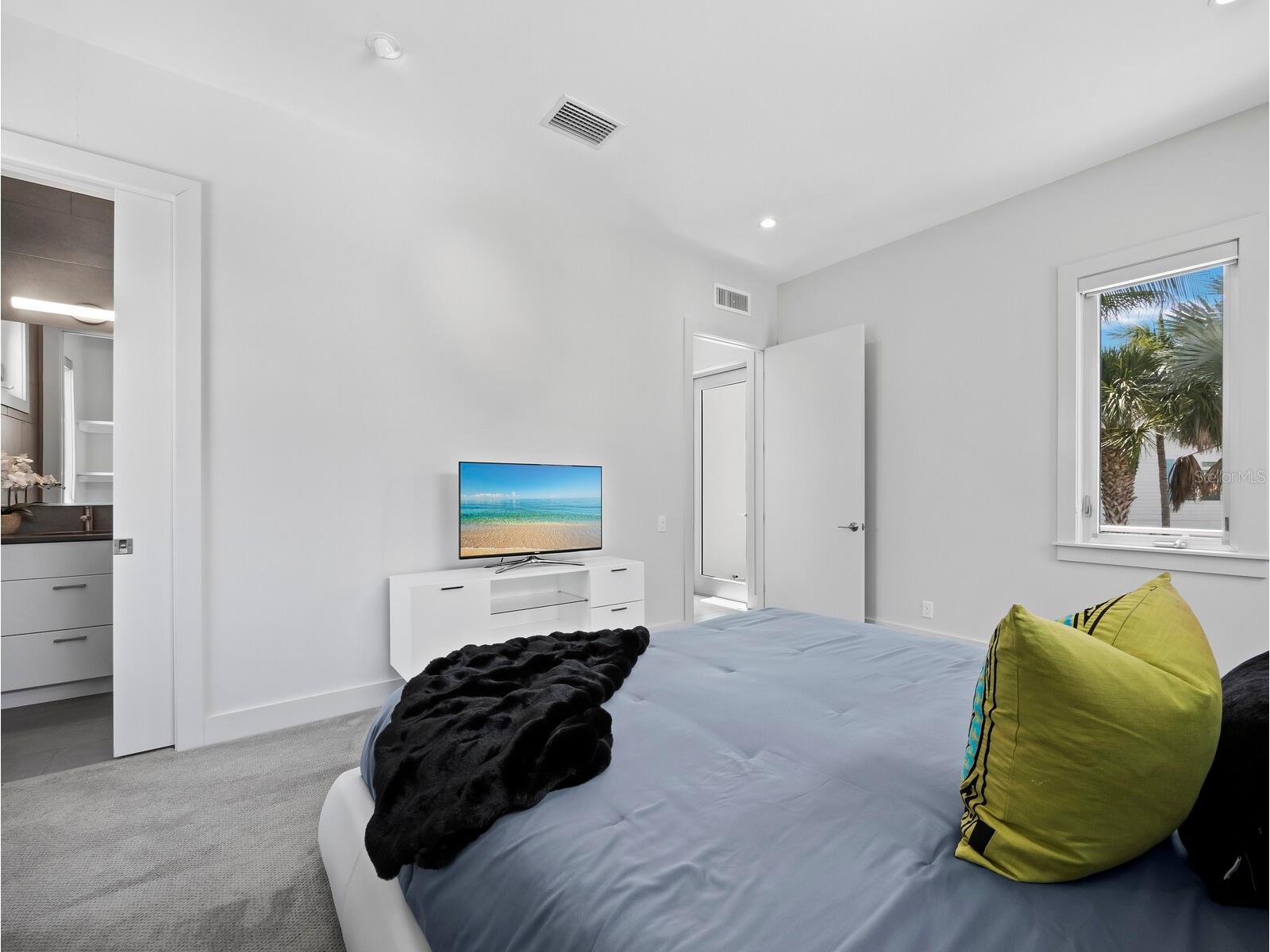 471 Island Circle Sarasota FL 34242 A4698115 image33