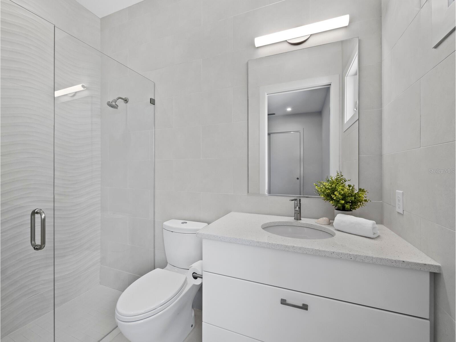 471 Island Circle Sarasota FL 34242 A4698115 image36