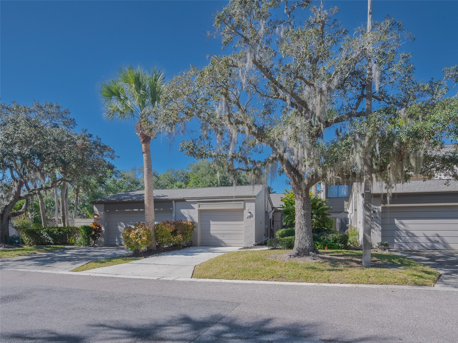 471 Meadowood Boulevard Fern Park FL 32730 - Lake of The Woods O6361477 image1