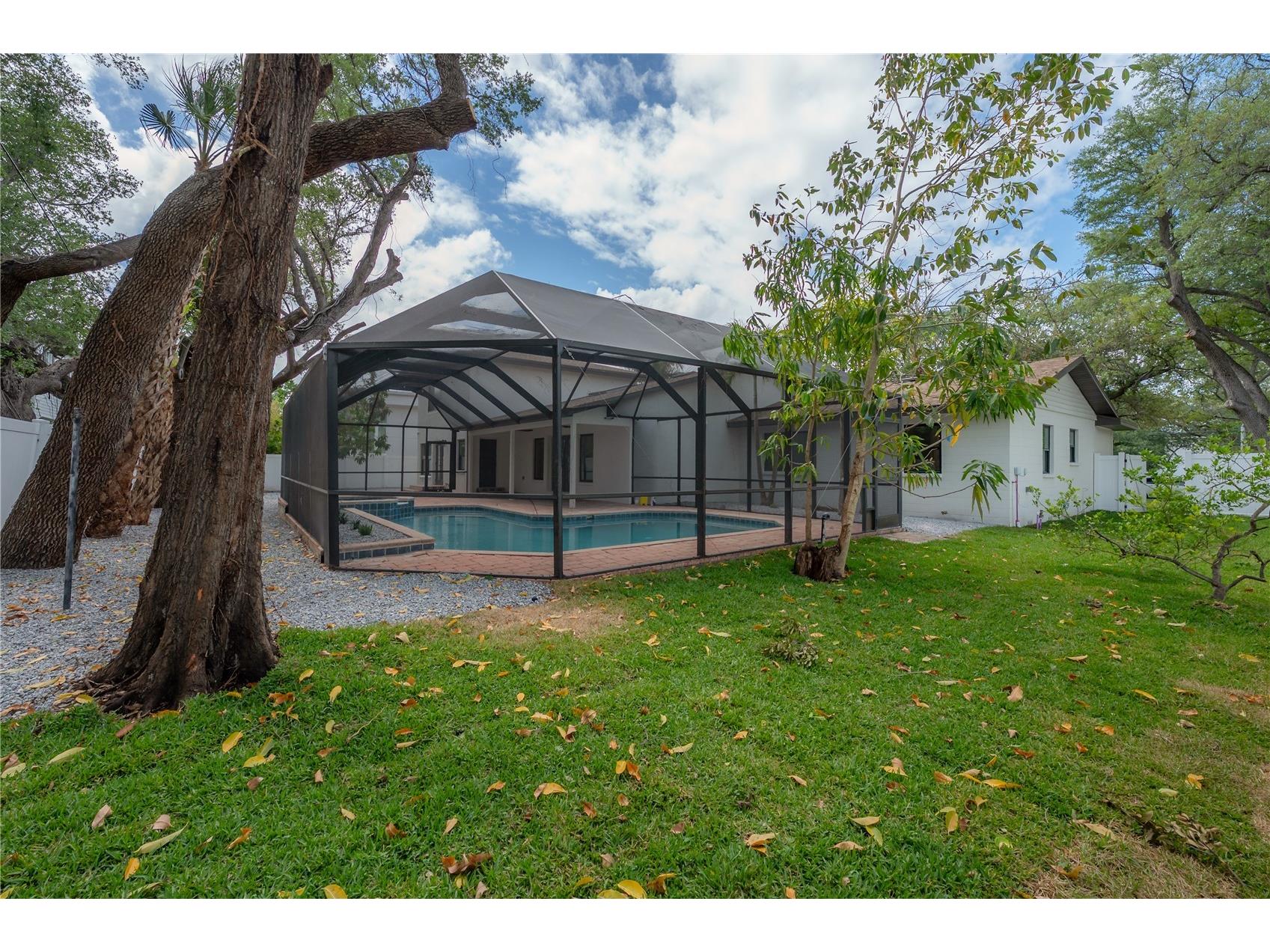 471 W Davis Boulevard Tampa FL 33606 TB8496105 image47
