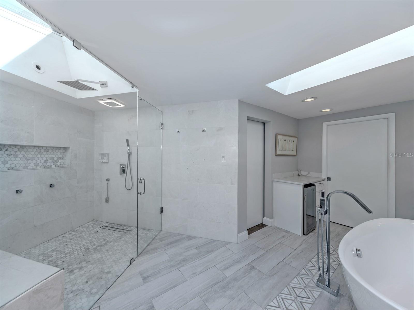 4710 Hidden Forest Lane Sarasota FL 34235 A4684063 image19