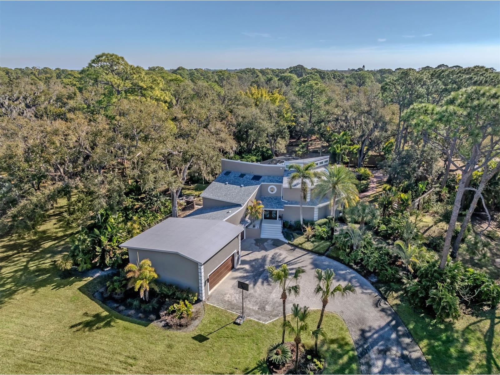 4710 Hidden Forest Lane Sarasota FL 34235 A4684063 image2