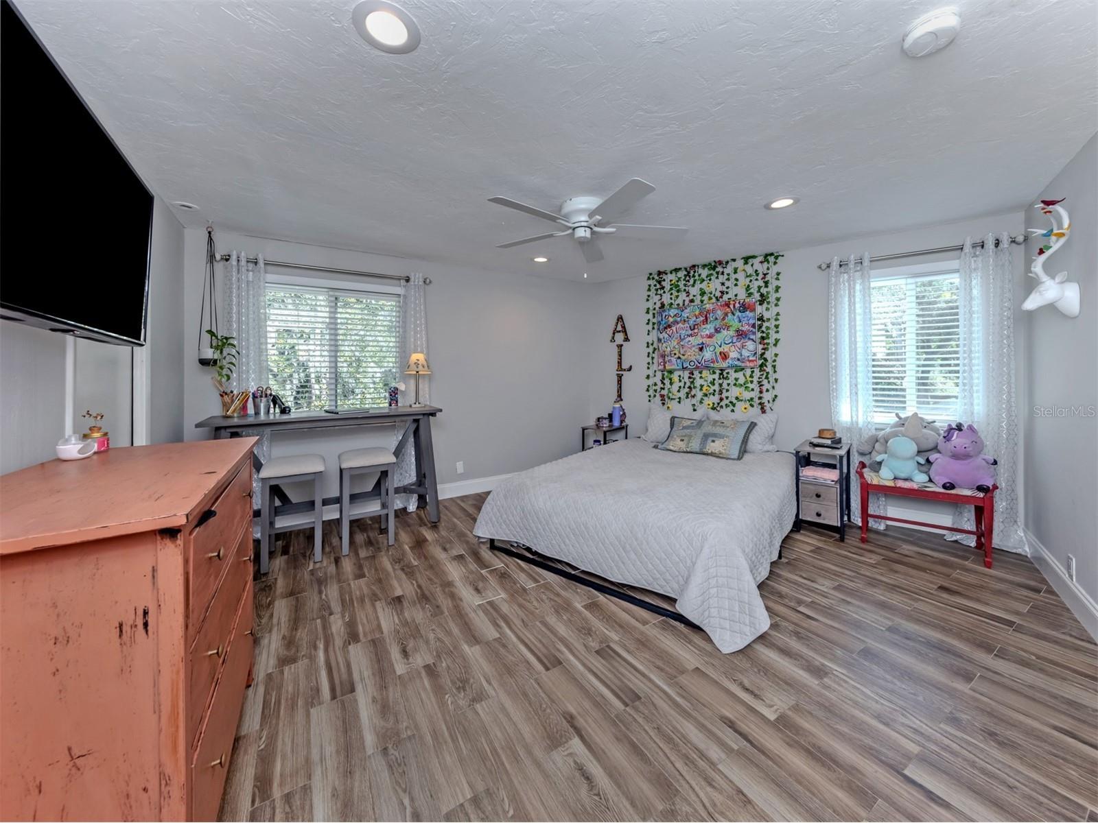 4710 Hidden Forest Lane Sarasota FL 34235 A4684063 image21