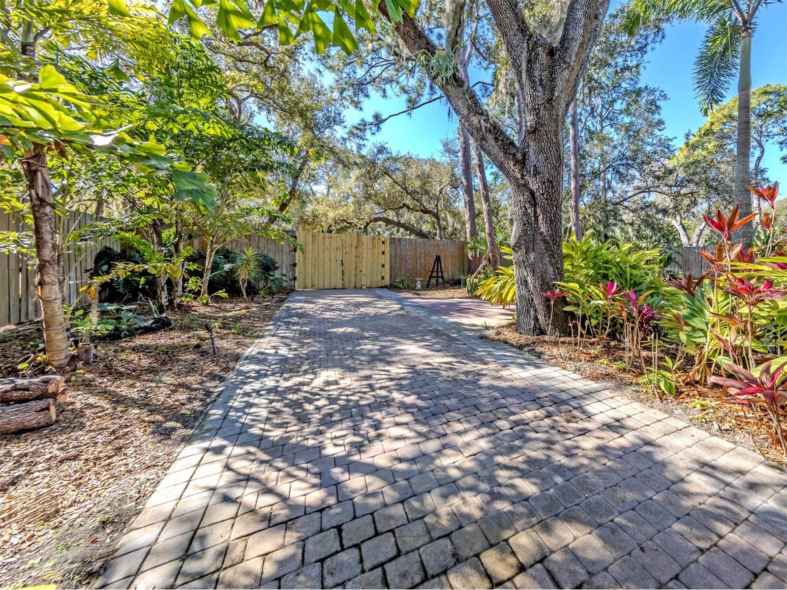 4710 Hidden Forest Lane Sarasota FL 34235 A4684063 image33
