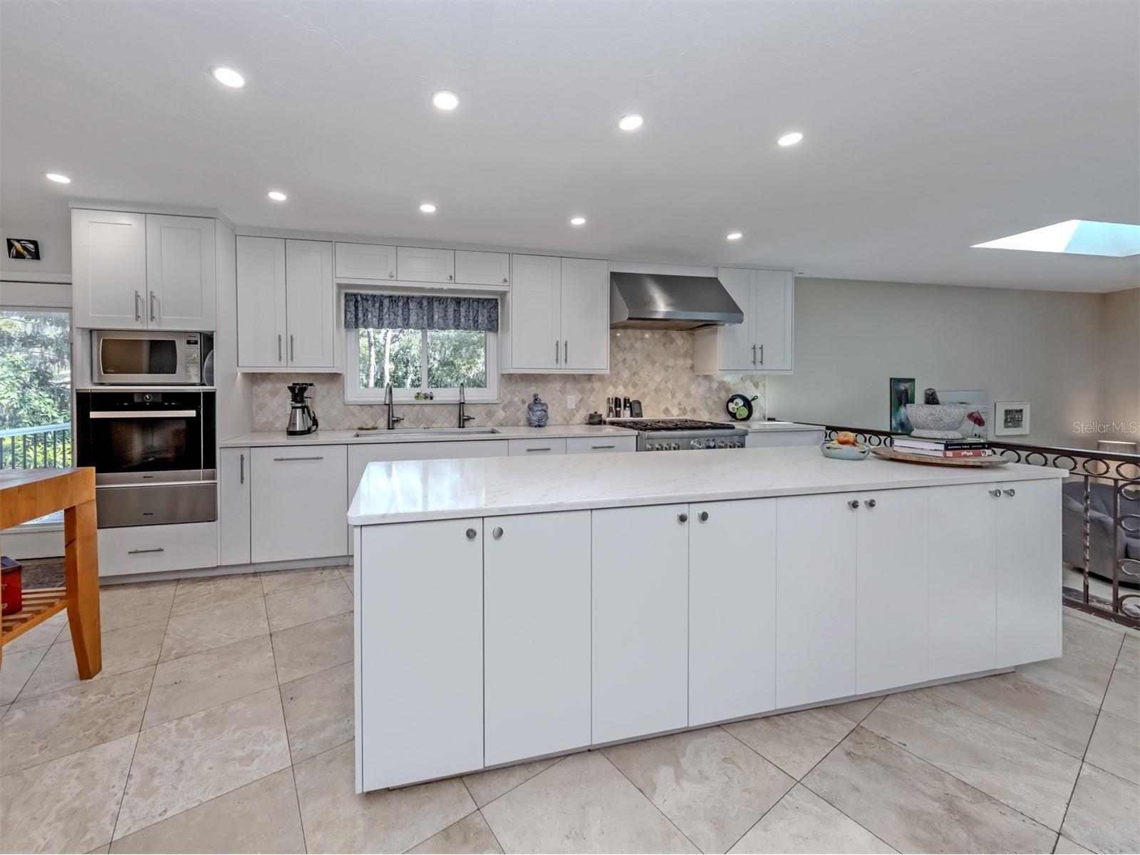 4710 Hidden Forest Lane Sarasota FL 34235 A4684063 image8