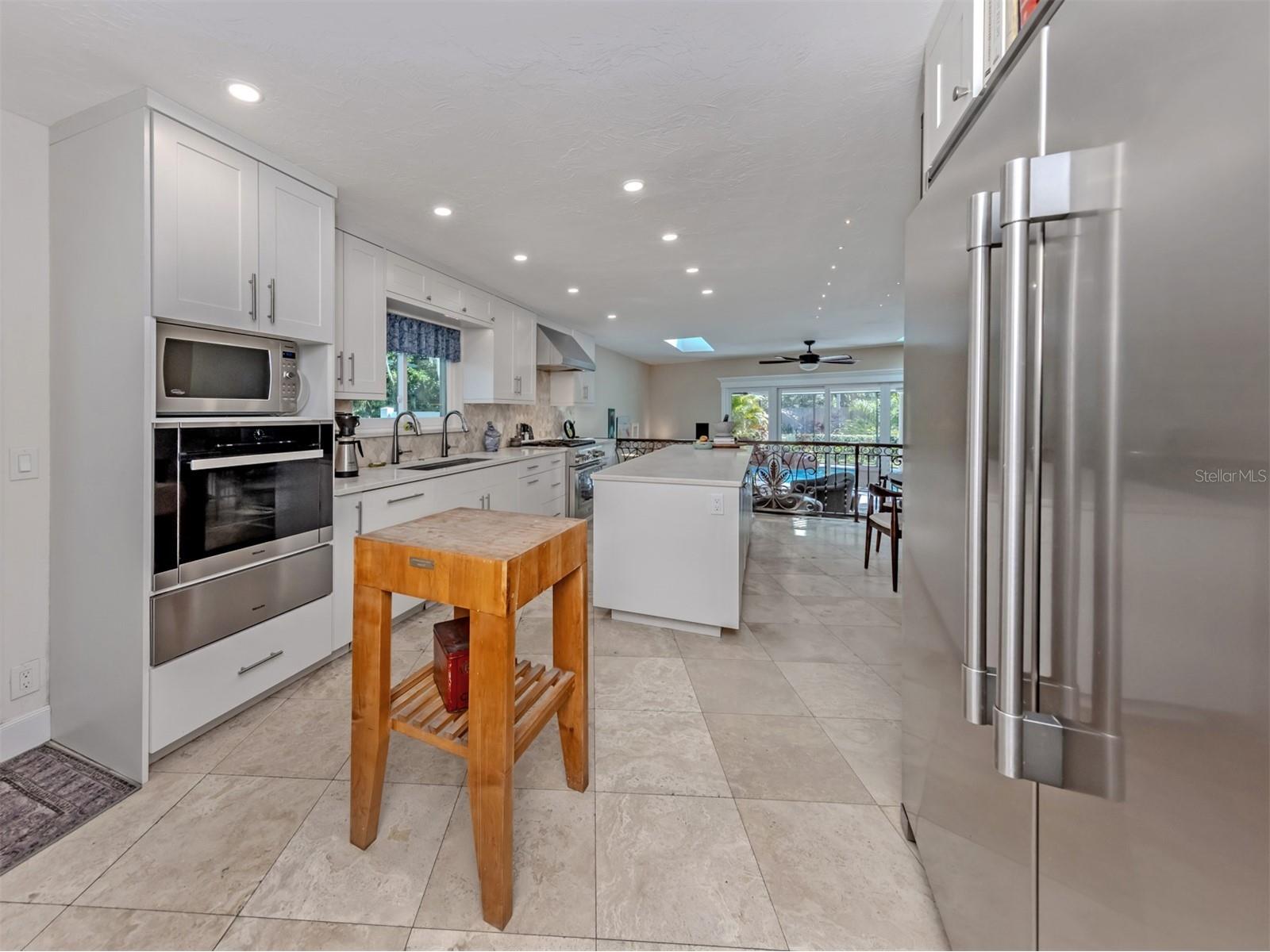 4710 Hidden Forest Lane Sarasota FL 34235 A4684063 image9