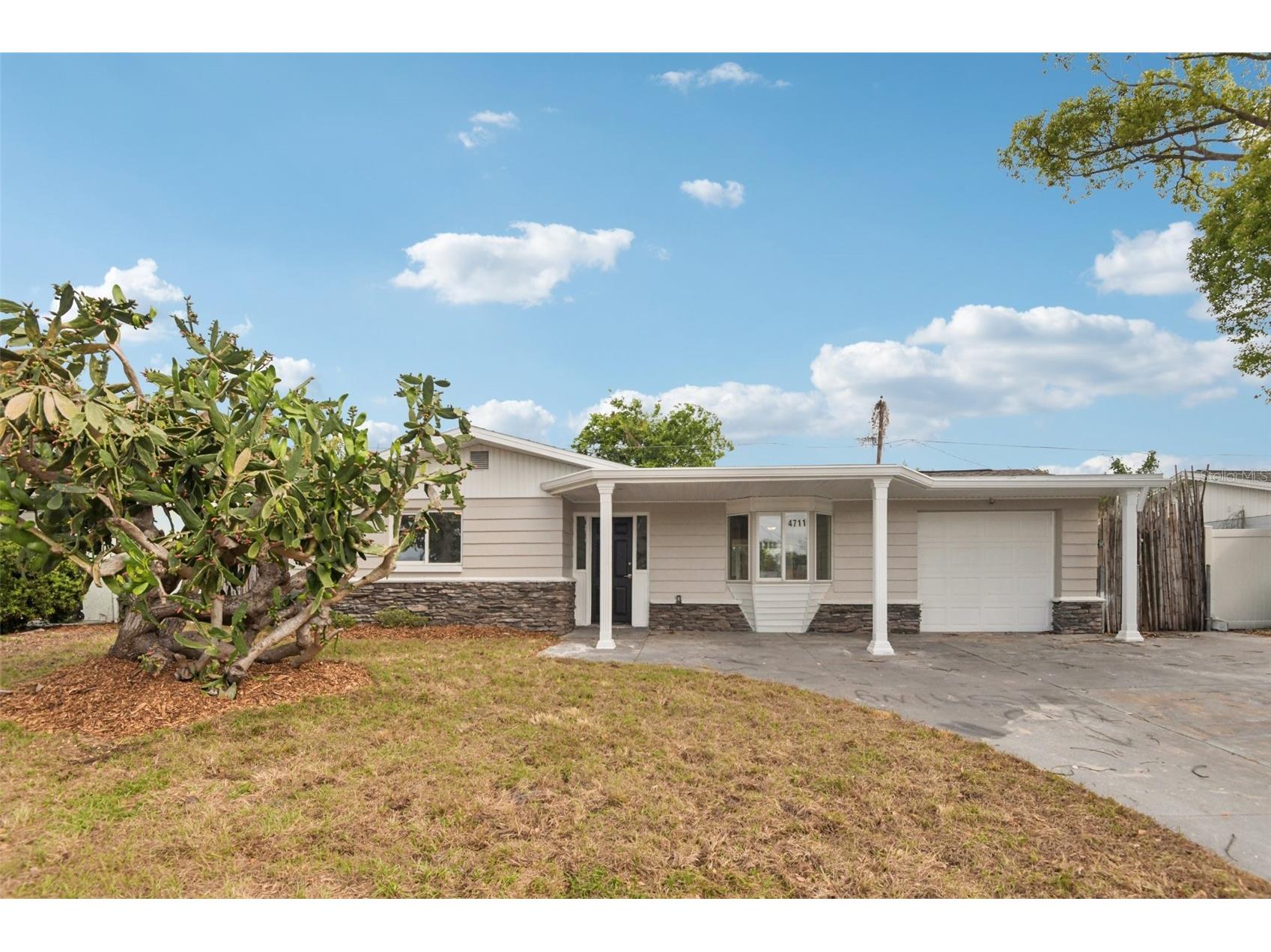 4711 Beacon Hill Drive New Port Richey FL 34652 TB8495967 image1