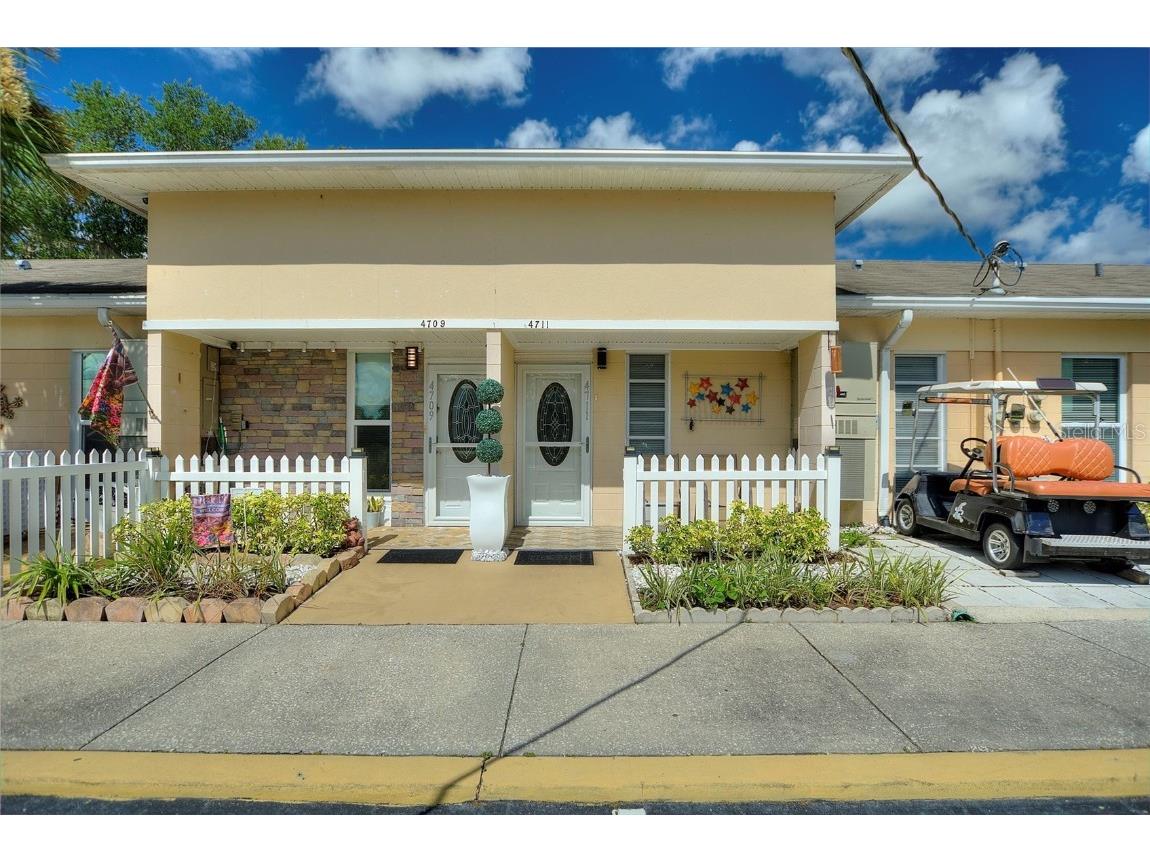 4711 Club Circle Lake Wales FL 33898 - LAKE WALK IN WATER TB8398151 image1