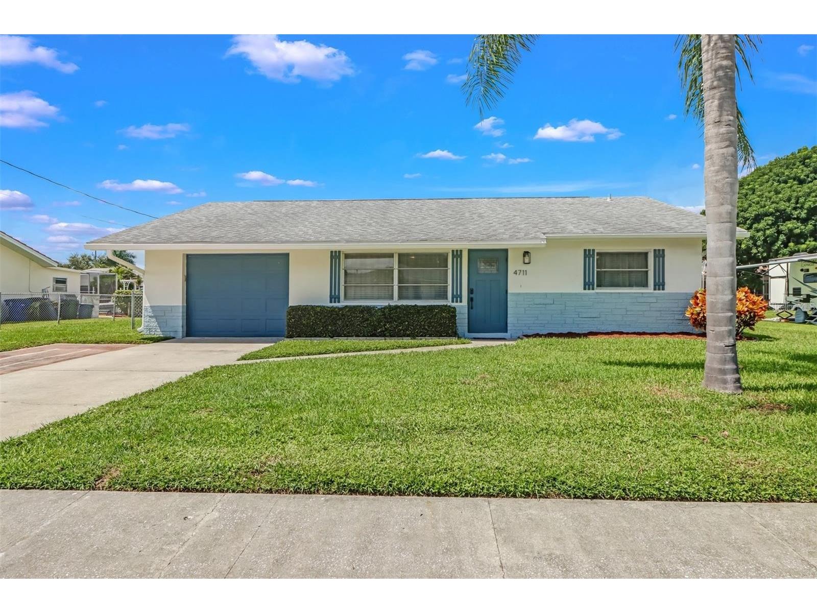 4711 Forest Glen Drive North Fort Myers FL 33903 OM726353 image2