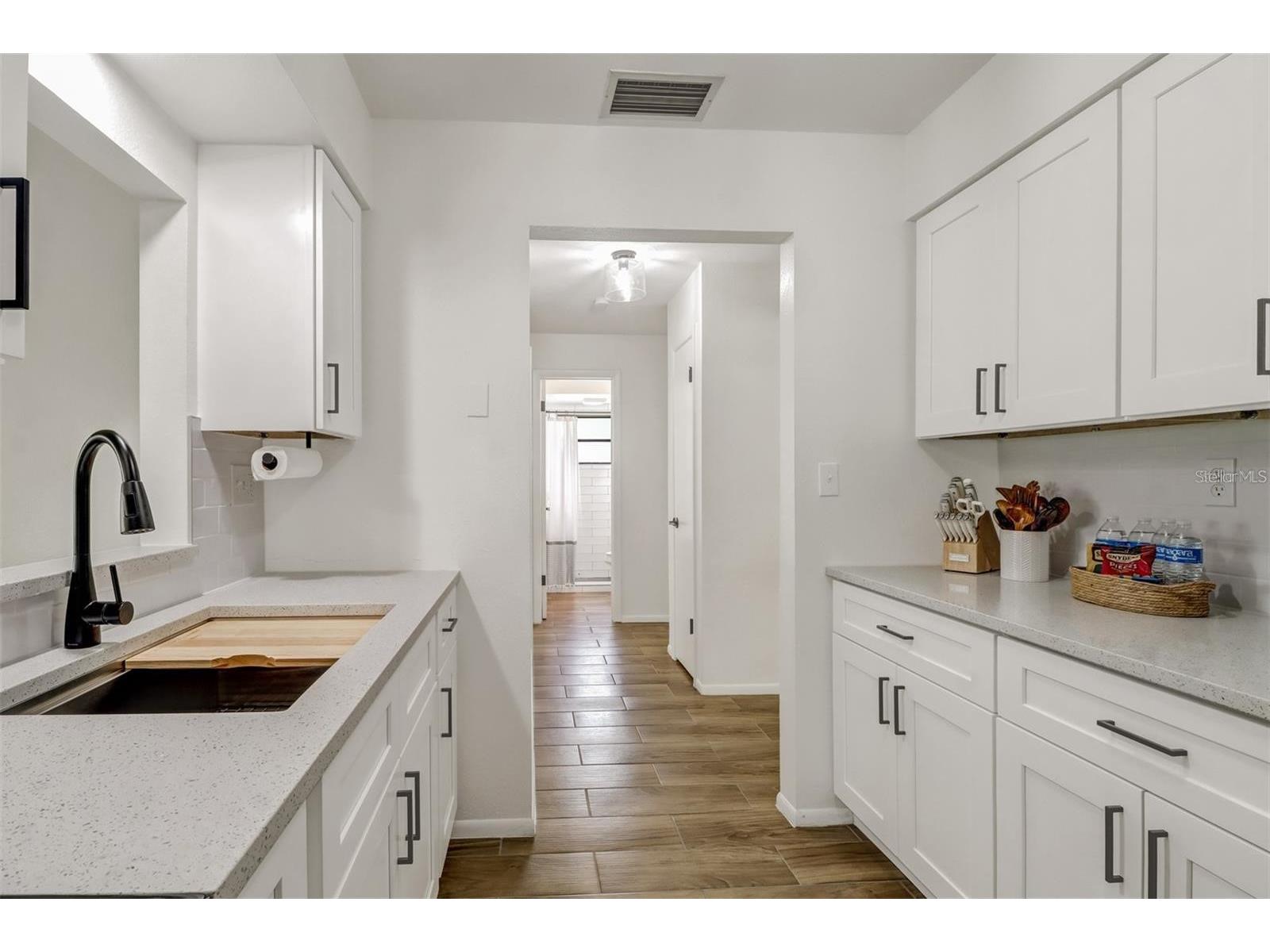 4711 Forest Glen Drive North Fort Myers FL 33903 OM726353 image8