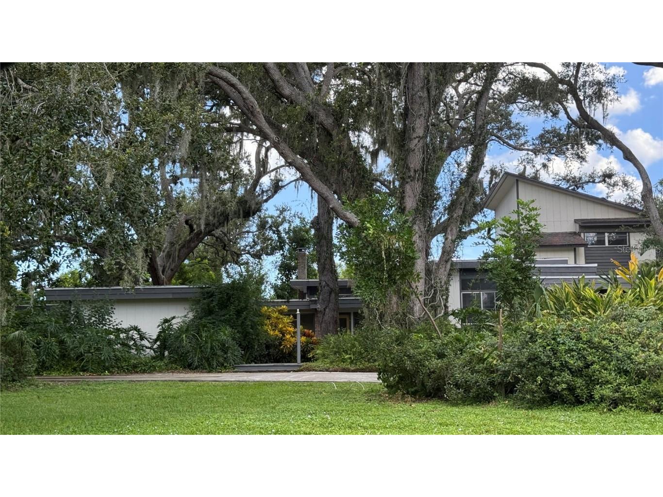 4711 Hidden Forest Lane Sarasota FL 34235 TB8434462 image1
