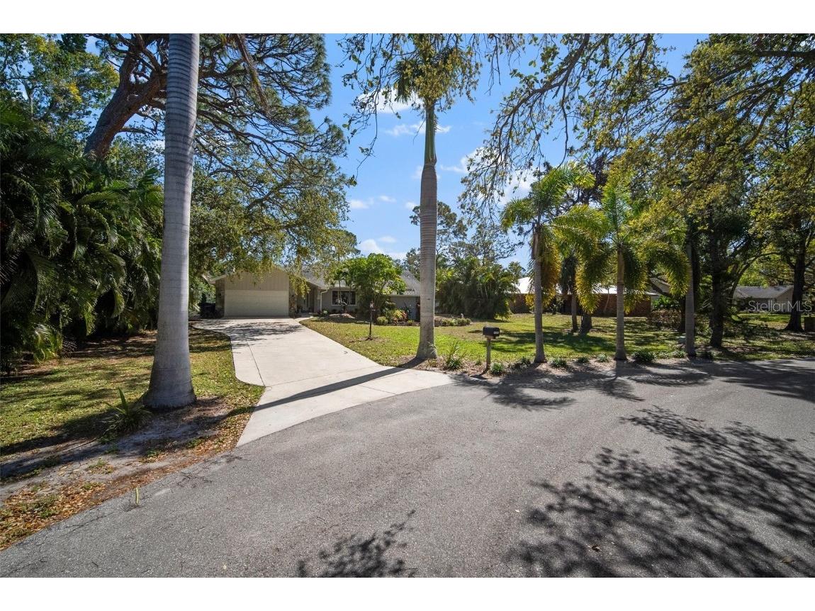 4711 Placid Circle Sarasota FL 34231 A4643723 image1