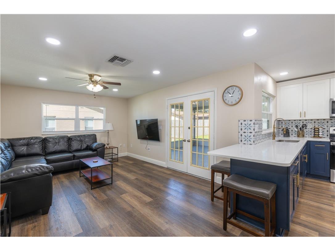 4711 Ridge Point Drive Tampa FL 33624 TB8492271 image3