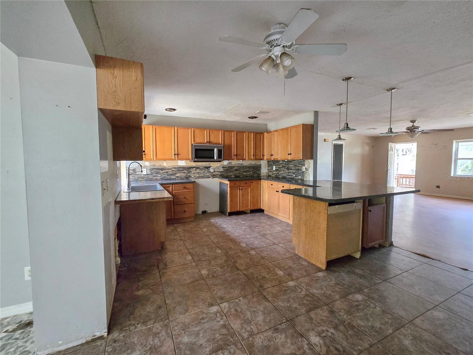 4711 S Hawkdale Point Lecanto FL 34461 OM725898 image10
