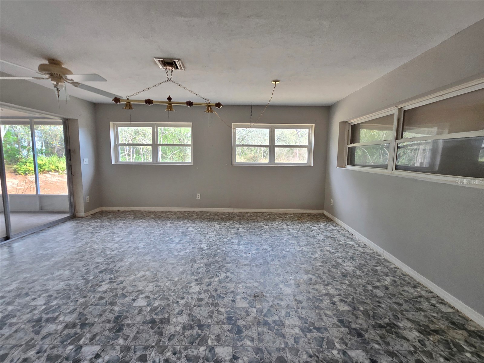 4711 S Hawkdale Point Lecanto FL 34461 OM725898 image11