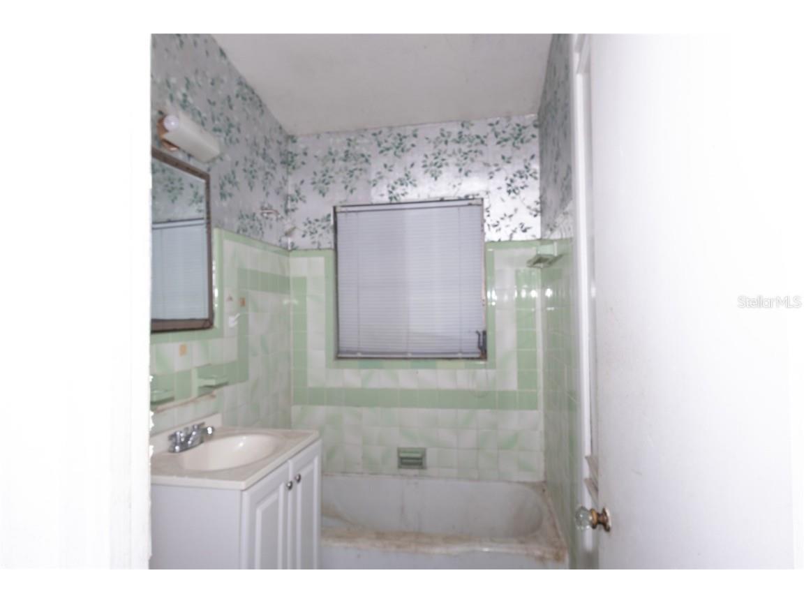 4711 S Rio Grande Avenue Orlando FL 32839 - LAKE TYLER O6372066 image36
