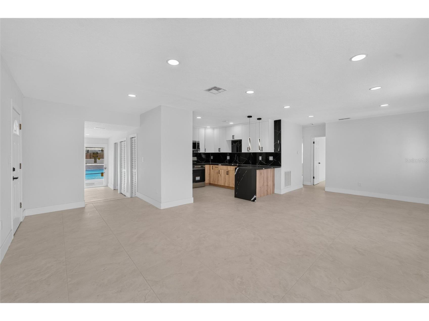 4711 W Lawn Avenue Tampa FL 33611 TB8522165 image14