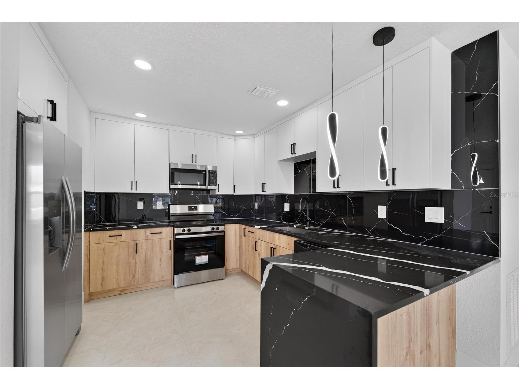 4711 W Lawn Avenue Tampa FL 33611 TB8522165 image16
