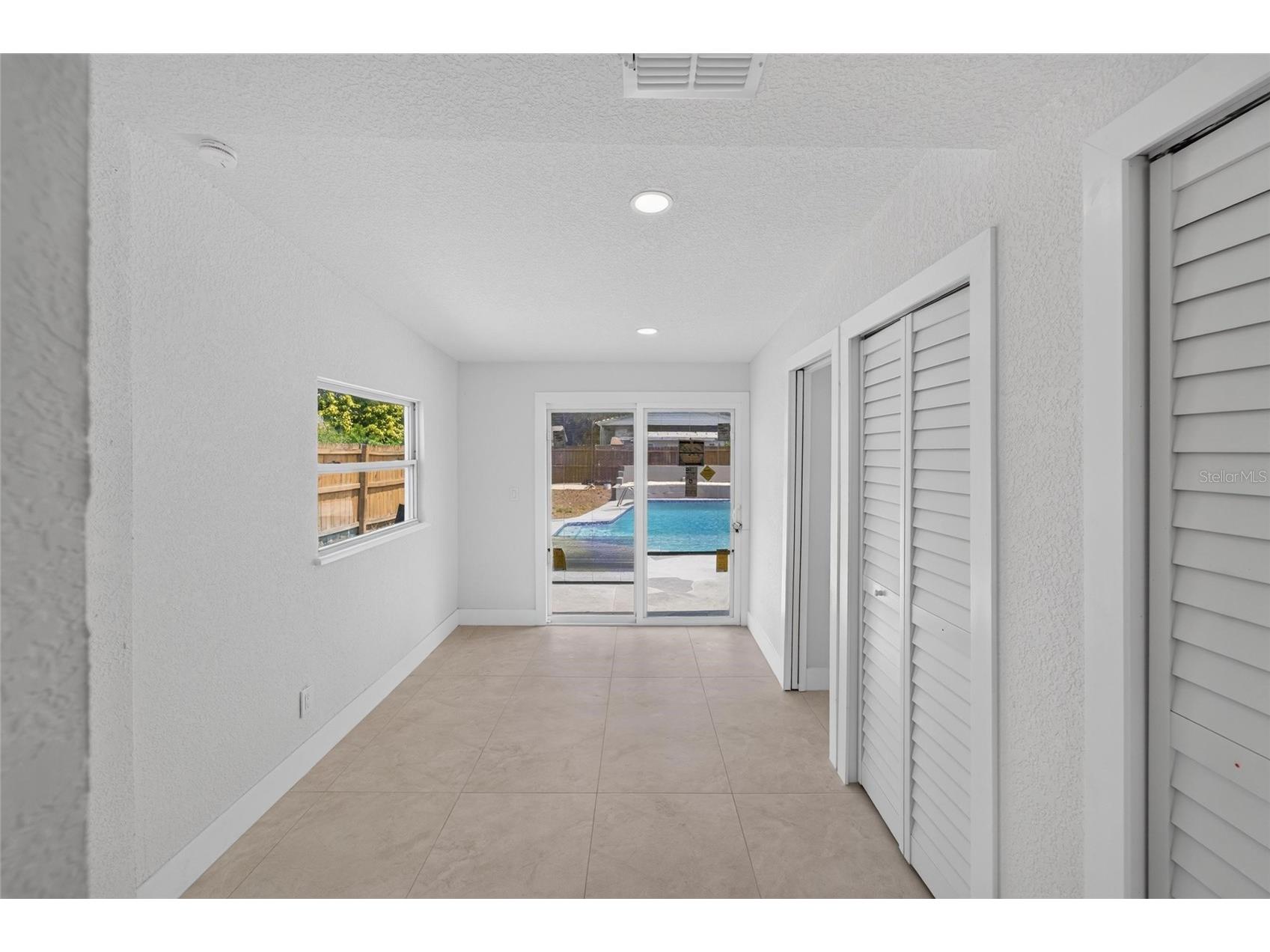 4711 W Lawn Avenue Tampa FL 33611 TB8522165 image23