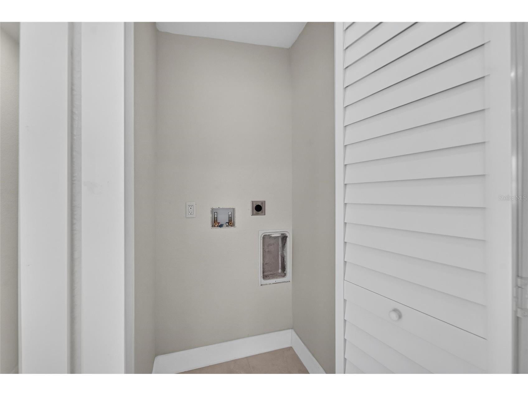 4711 W Lawn Avenue Tampa FL 33611 TB8522165 image44