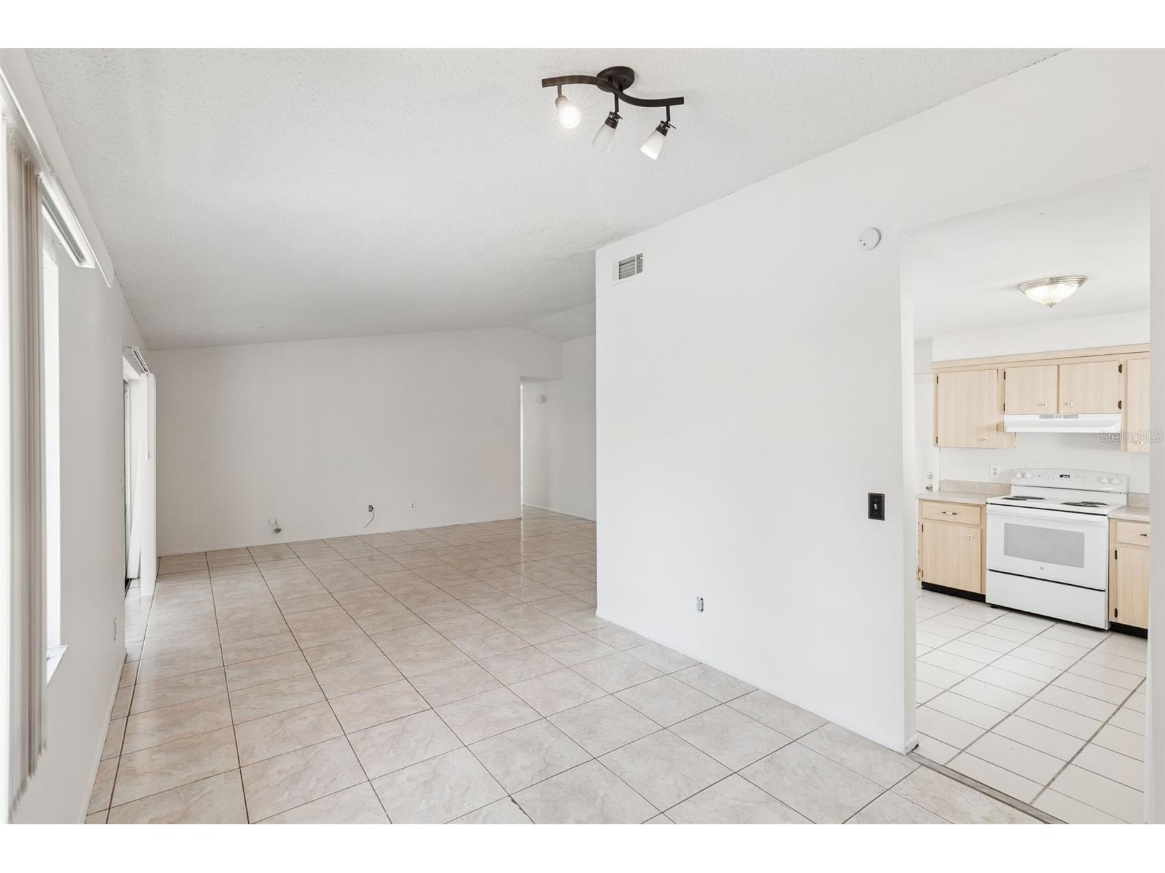 4711 White Willow Lane Orlando FL 32808 O6408931 image11