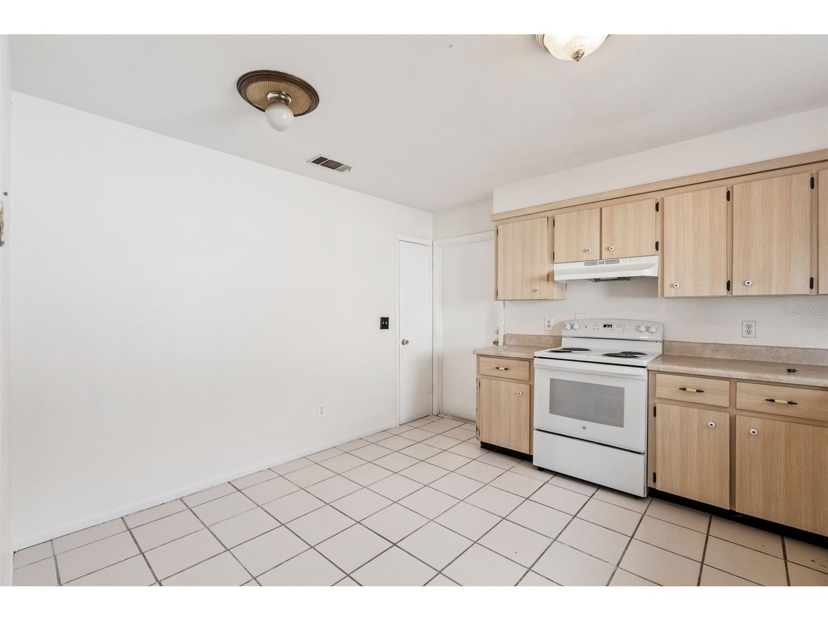4711 White Willow Lane Orlando FL 32808 O6408931 image14