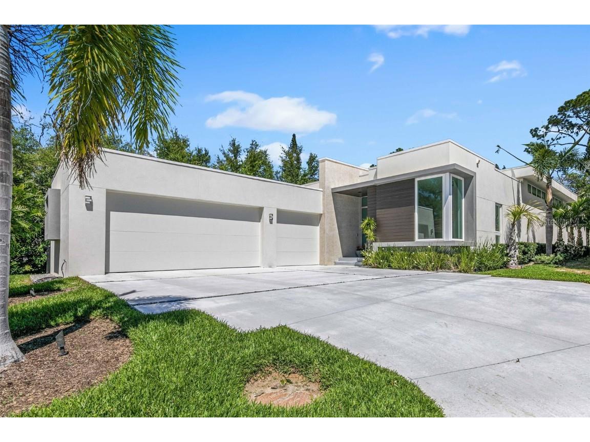4712 Rivetta Court Sarasota FL 34231 - PHILLIPPI CREEK A4605749 image1