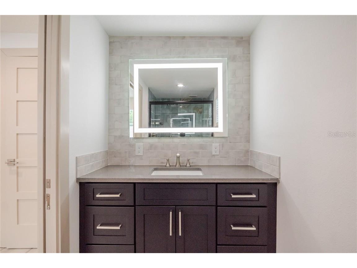 4712 W Bay Avenue Tampa FL 33616 TB8442601 image30