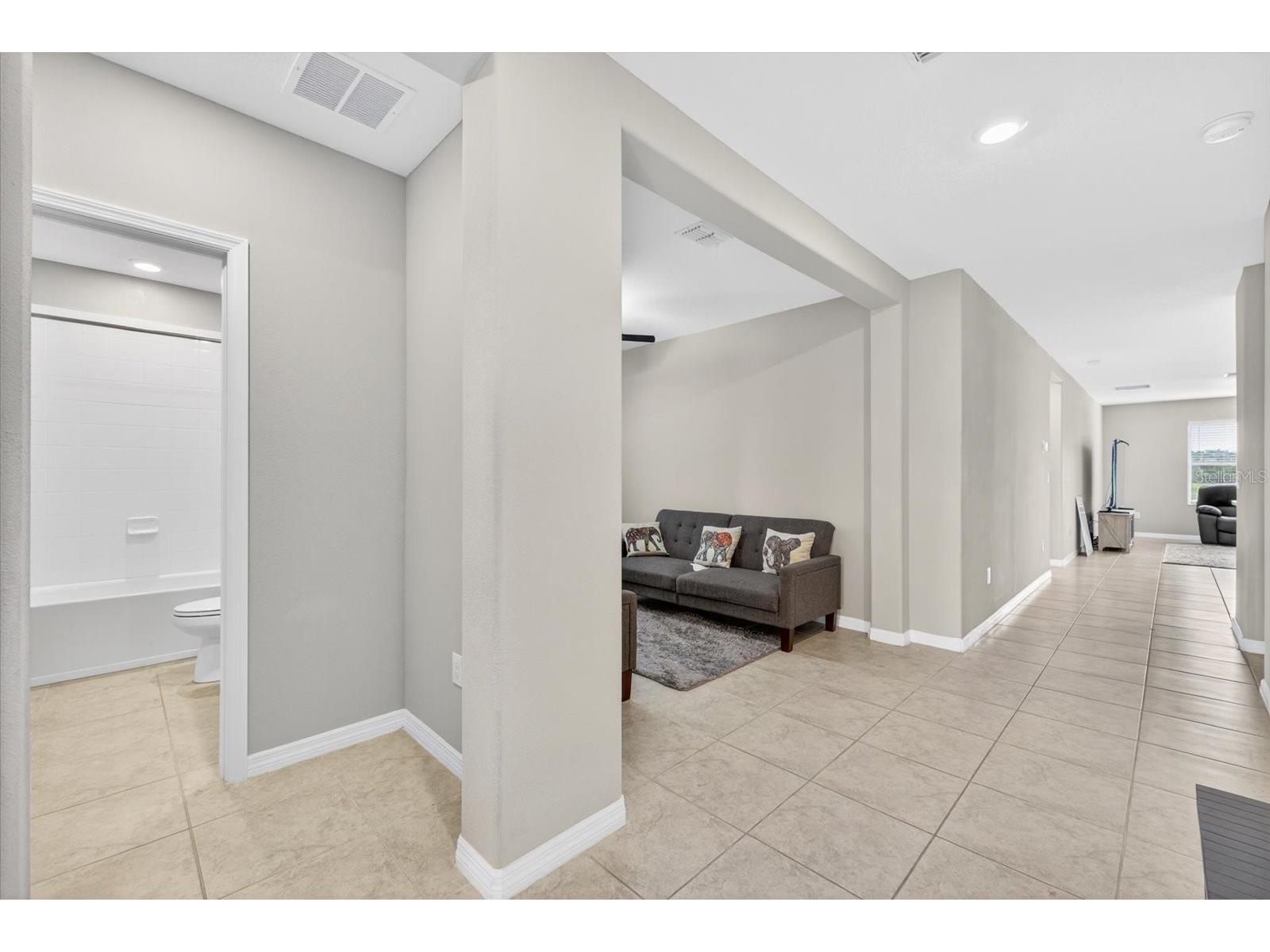 4712 Wild Senna Boulevard Tampa FL 33619 TB8495372 image18