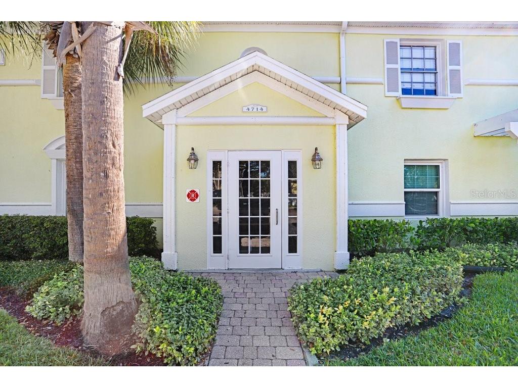 4714 Cobia Drive SE #C Saint Petersburg FL 33705 TB8474516 image2