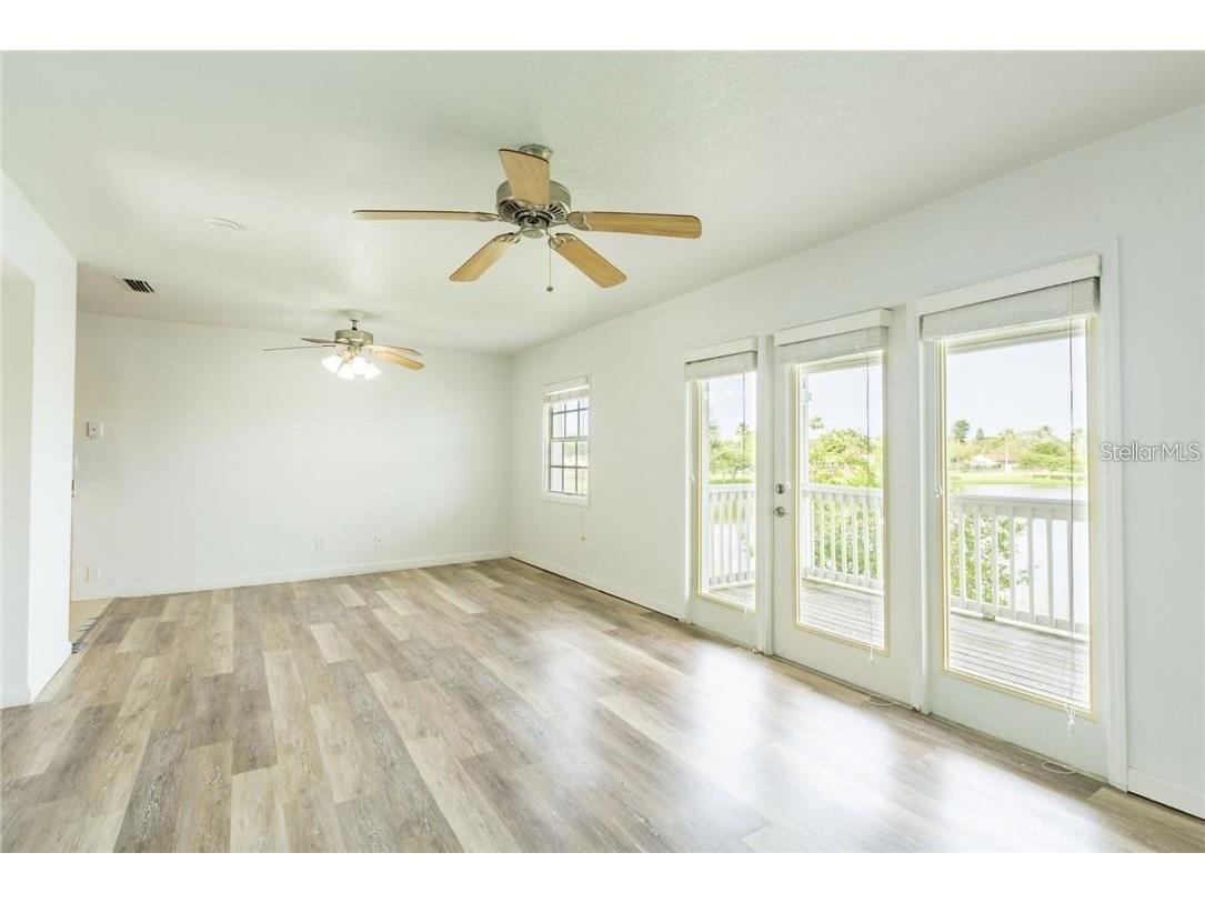 4714 Cobia Drive SE #D Saint Petersburg FL 33705 TB8521419 image4