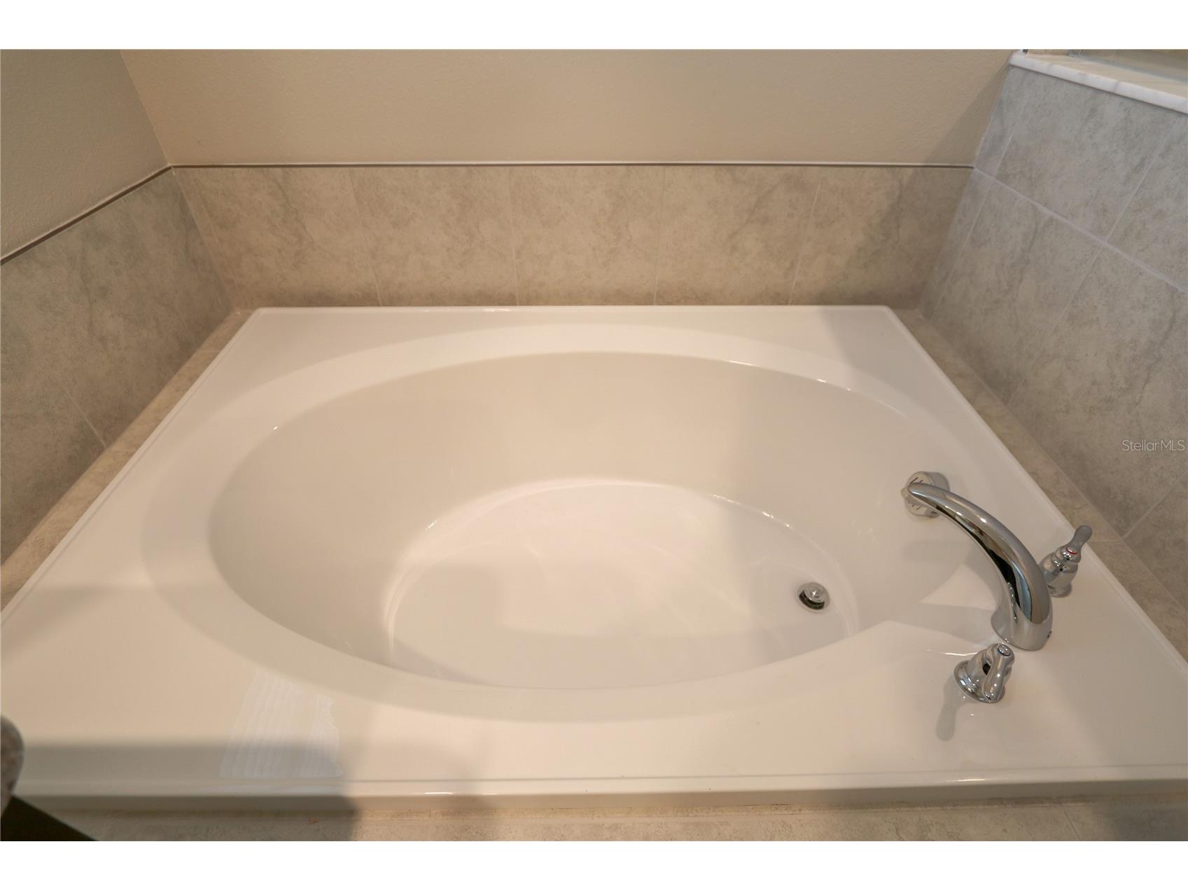 4714 Norman Oak Place Tampa FL 33619 TB8506482 image13