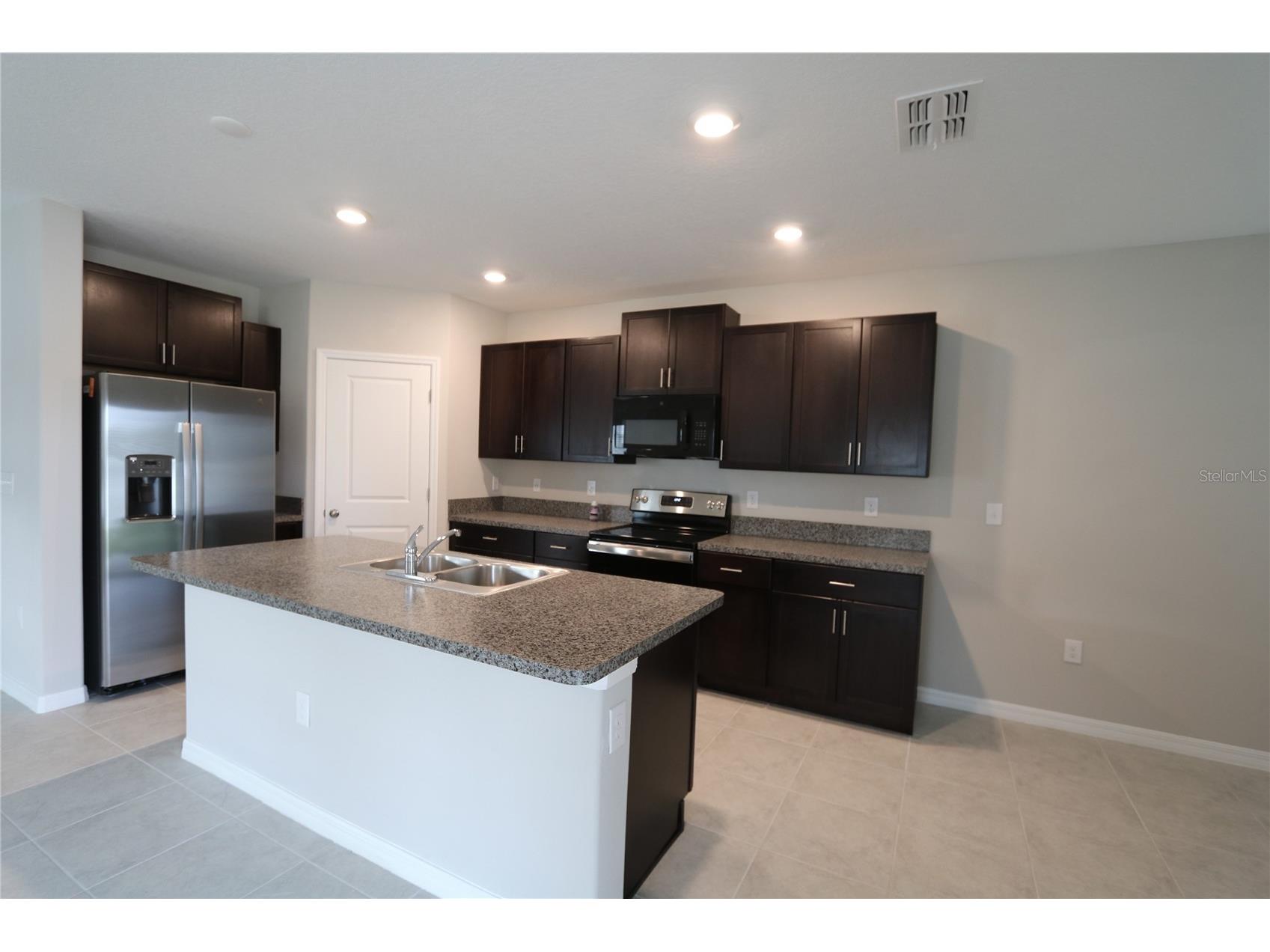 4714 Norman Oak Place Tampa FL 33619 TB8506482 image3