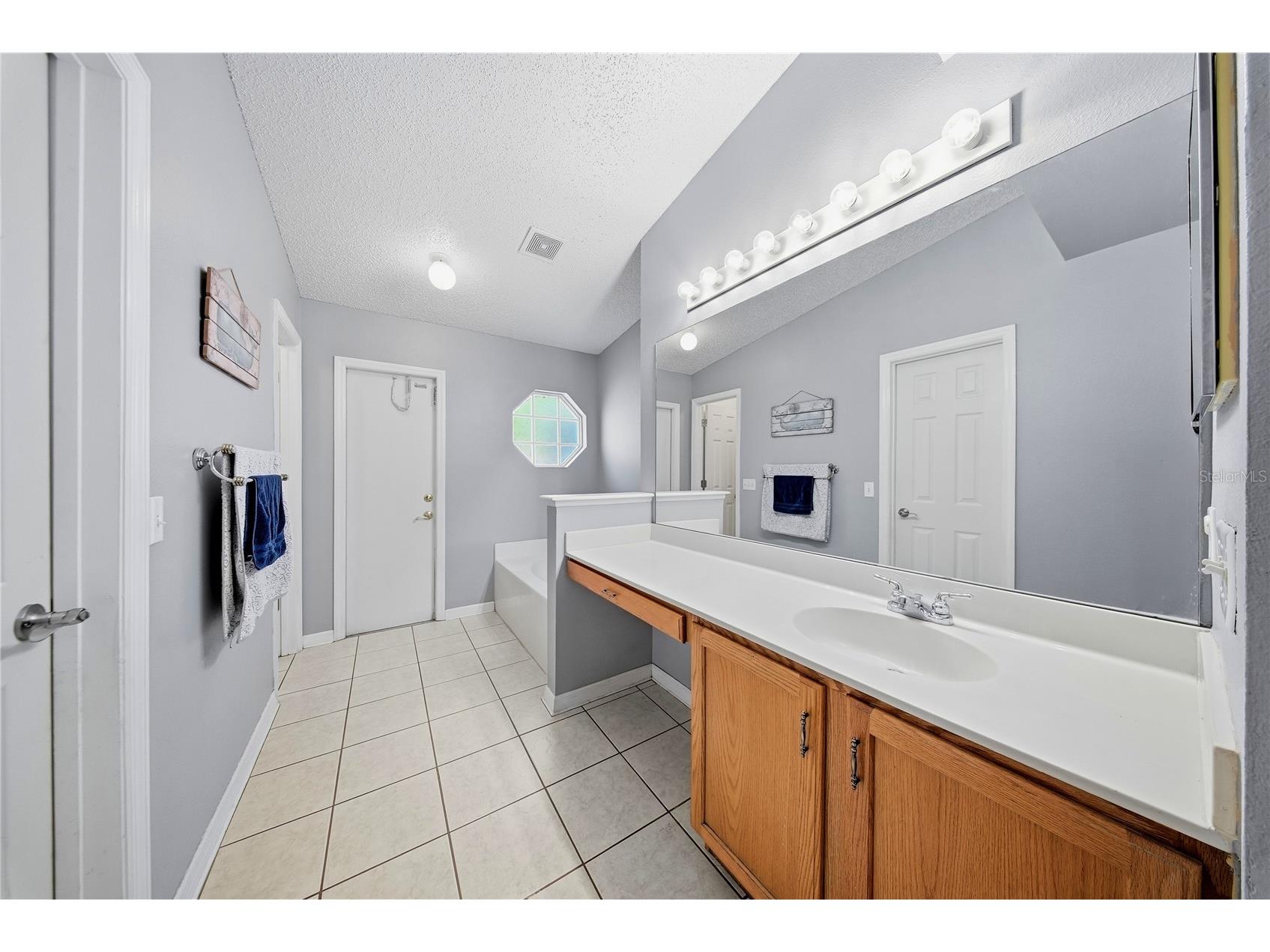 4715 Copper Canyon Boulevard Valrico FL 33594 TB8525509 image19