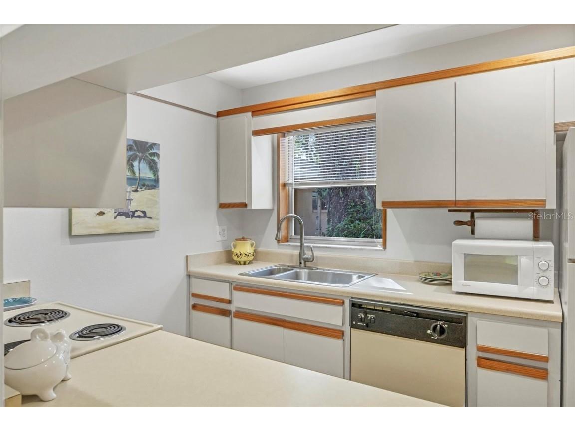 4715 Village Gardens Drive #68 Sarasota FL 34234 A4671908 image8