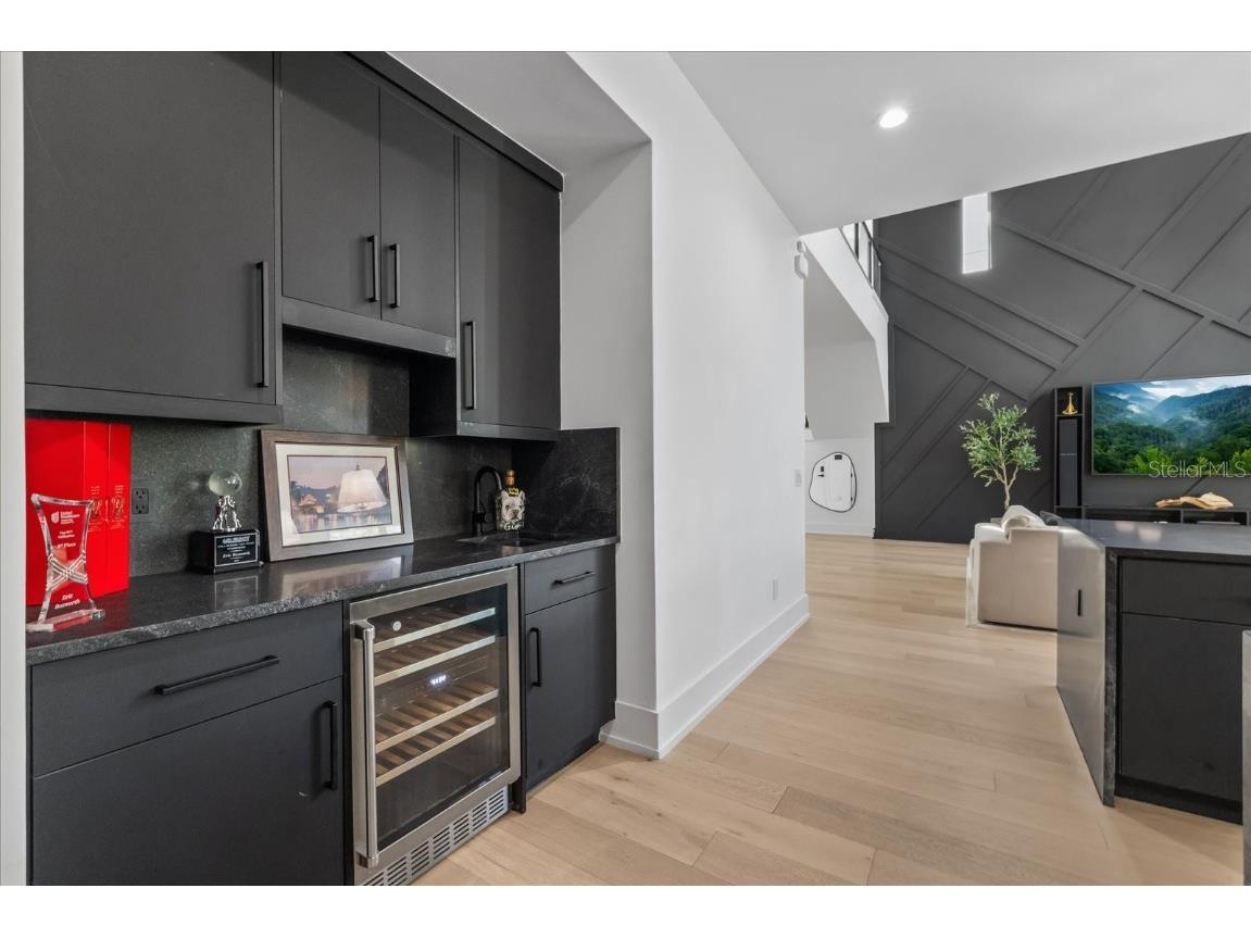 4717 W Estrella Street Tampa FL 33629 TB8448763 image14