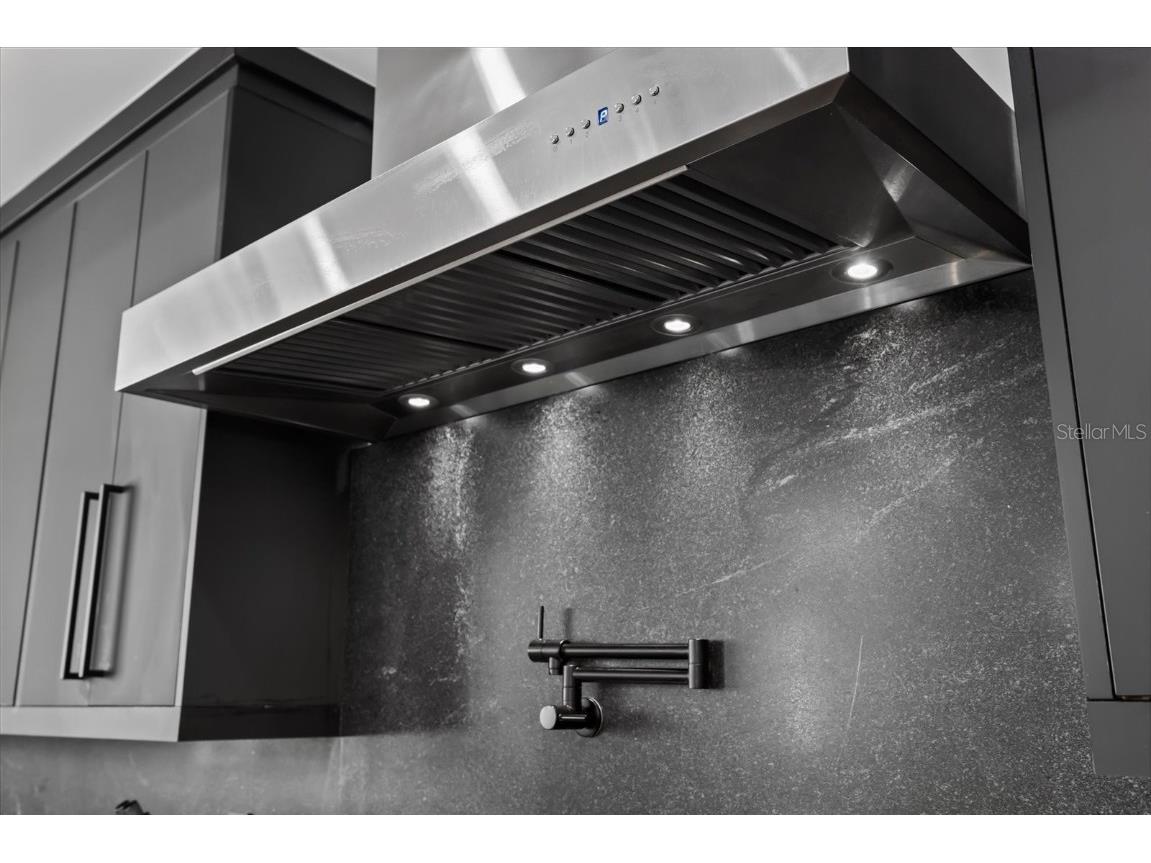 4717 W Estrella Street Tampa FL 33629 TB8448763 image17