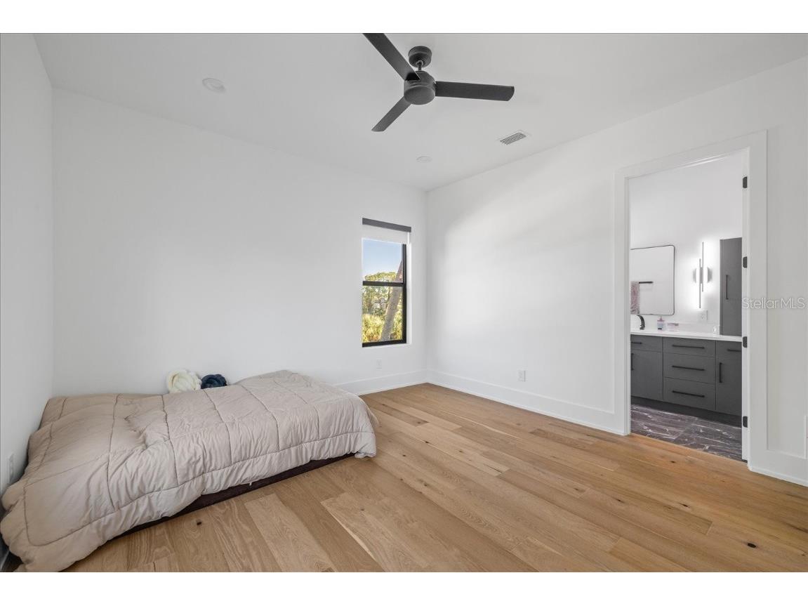 4717 W Estrella Street Tampa FL 33629 TB8448763 image52