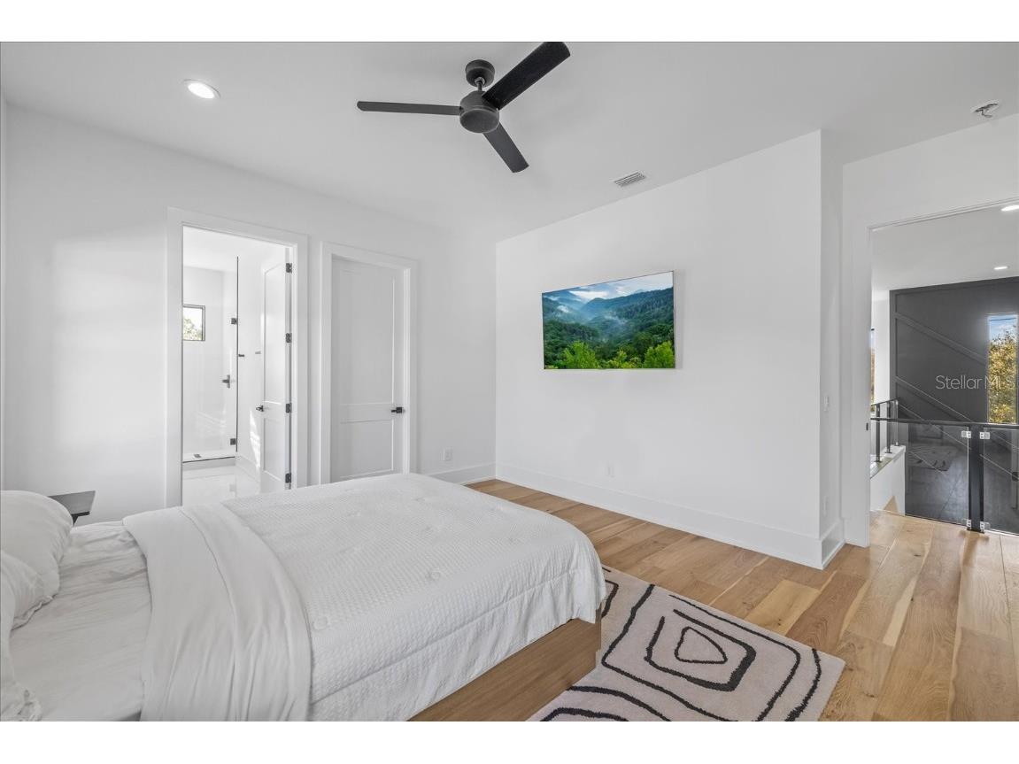 4717 W Estrella Street Tampa FL 33629 TB8448763 image55