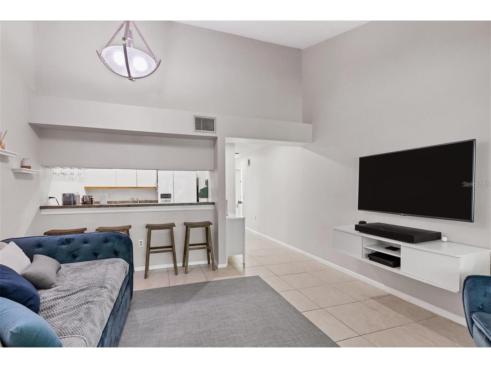 4717 Winslow Beacon #7 Sarasota FL 34235 A4687794 image5