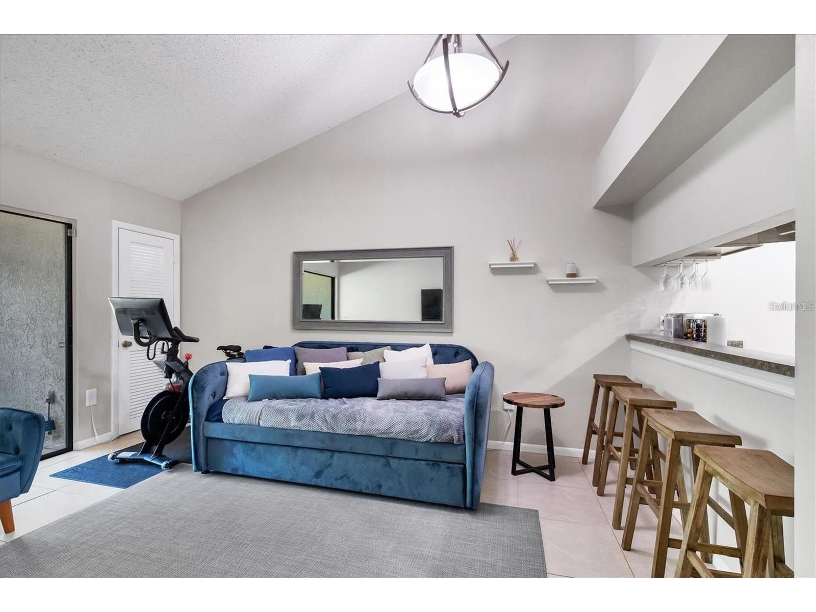 4717 Winslow Beacon #7 Sarasota FL 34235 A4687794 image6
