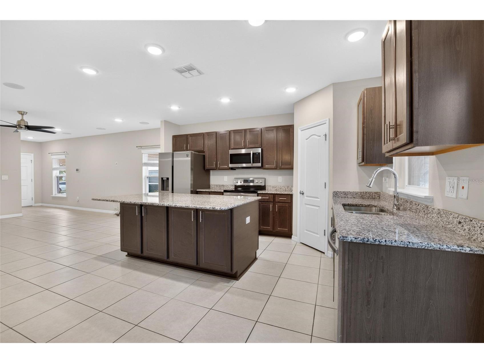 4718 Spatter Dock Street Tampa FL 33610 TB8513910 image16