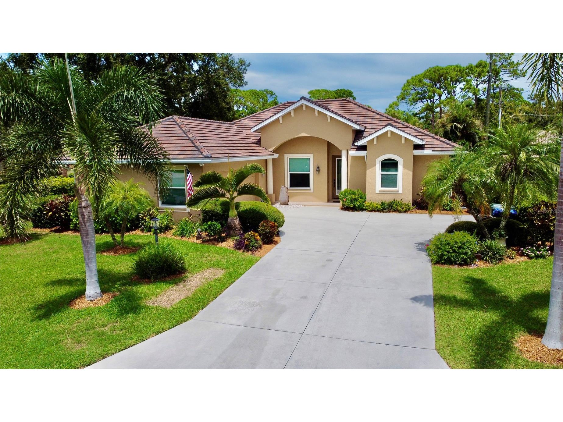 472 Park Trace Boulevard Osprey FL 34229 A4680326 image1