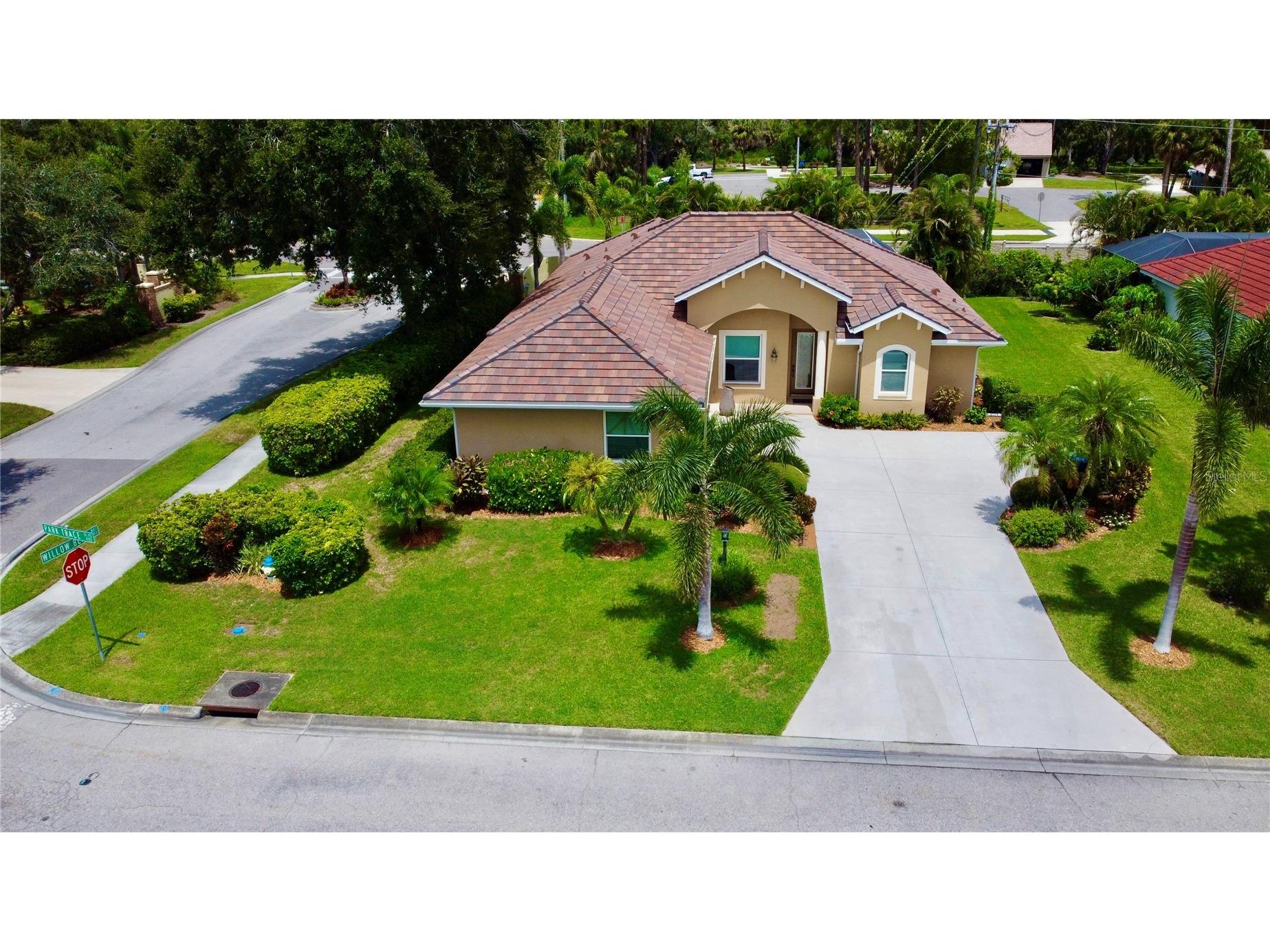472 Park Trace Boulevard Osprey FL 34229 A4680326 image3
